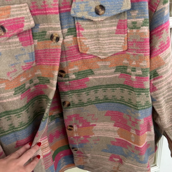 Shacket - Picture 6 of 6